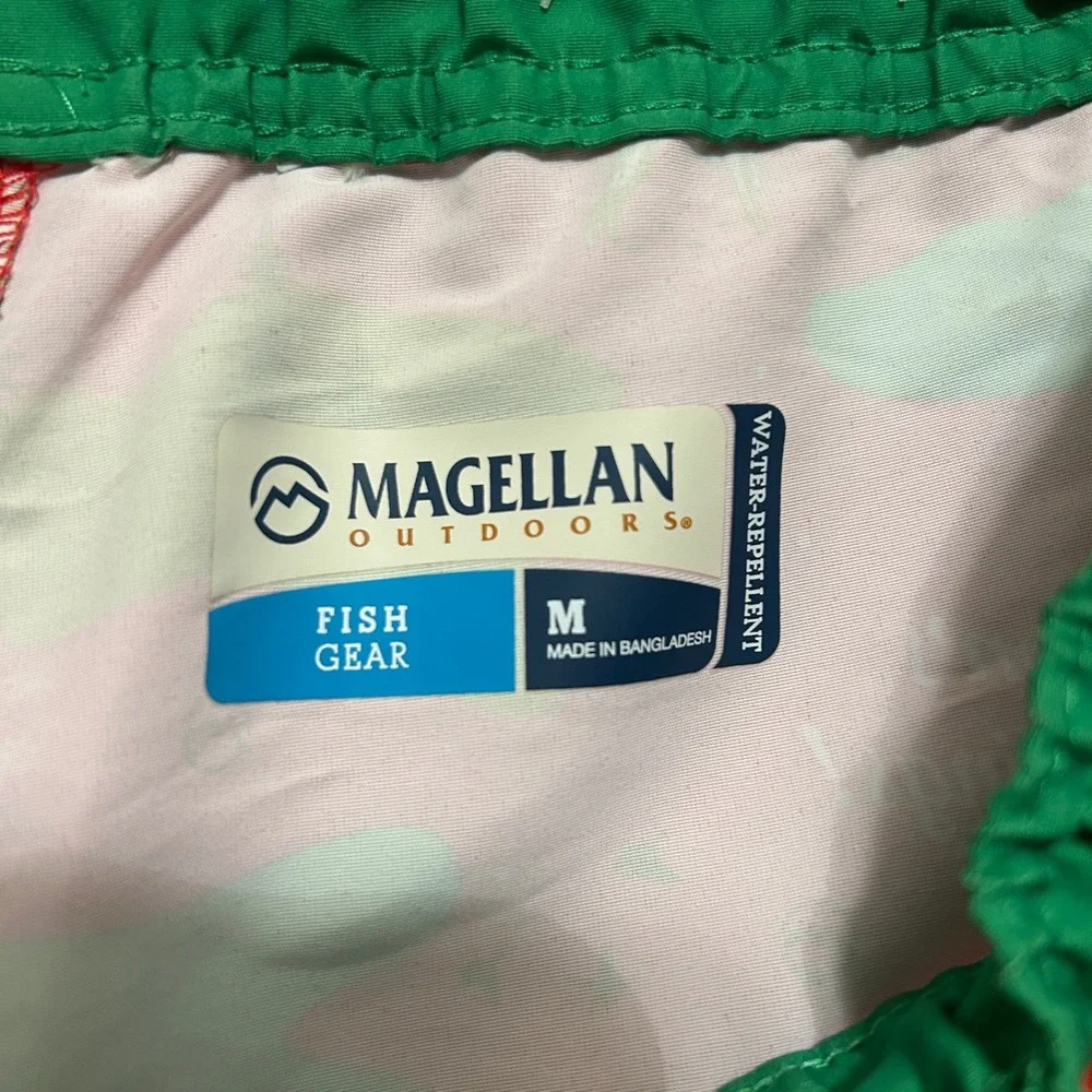 Magellan Outdoors Swim Trunks M Red Christmas Festive Fish Gear Water Repellent